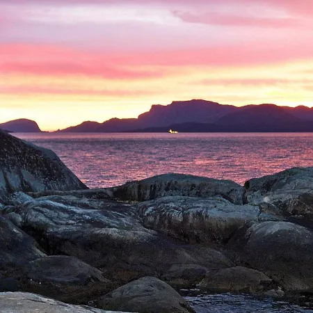 Five-bedroom Holiday In Masfjordnes * Masfjorden