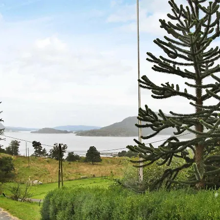 Five-bedroom Holiday In Masfjordnes